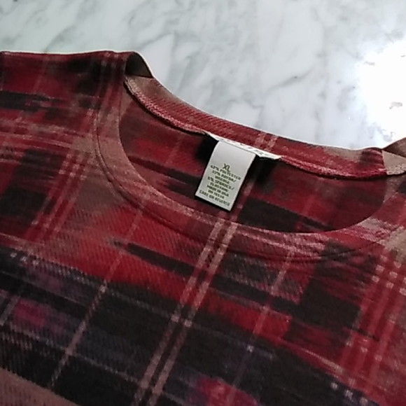 Tshirt - Picture 2 of 2